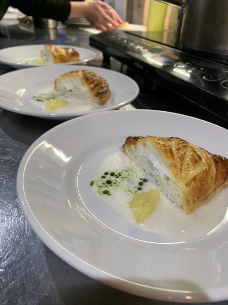 平目　帆立のムース　パイ包み焼き